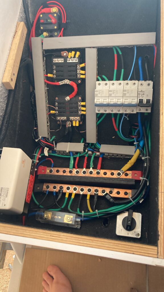 8ff2d844 2052 40b7 A1e1 3bcf63e16fe6